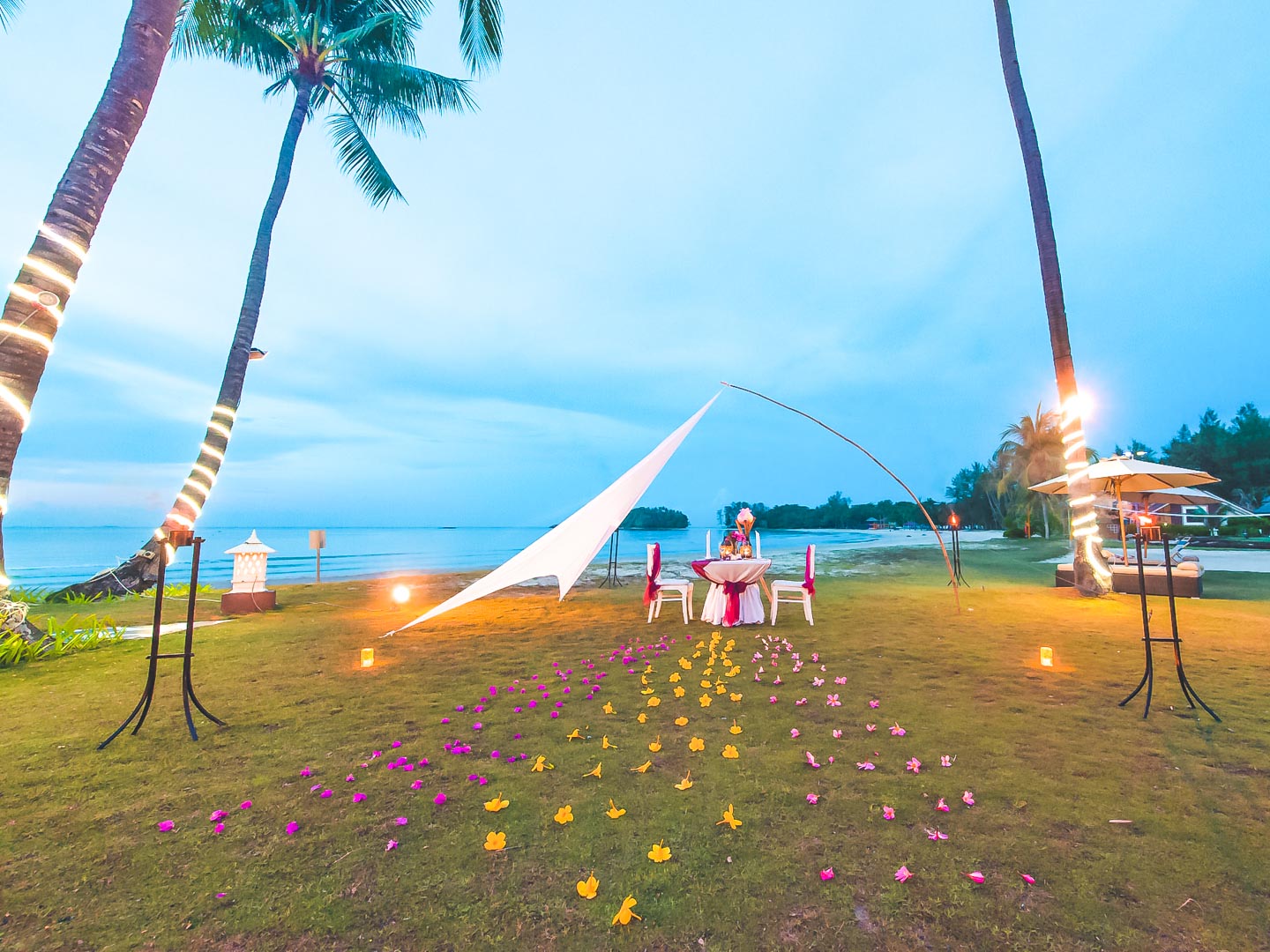 reasons-why-bintan-resorts-are-perfect-for-your-romantic-dinner